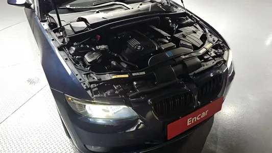 BMW 3 Series (E90) 328i 2008 6