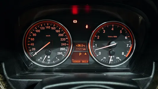 BMW 3 Series (E90) 328i 2008 8