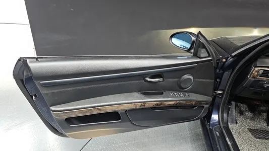 BMW 3 Series (E90) 328i 2008 24