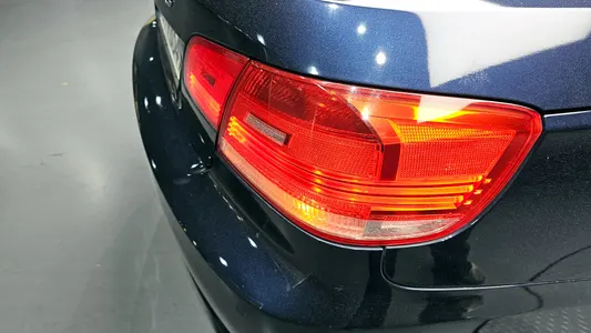 BMW 3 Series (E90) 328i 2008 23
