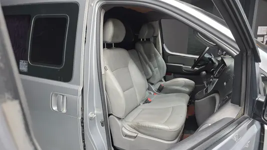 Hyundai Grand Starex 3 2017 12