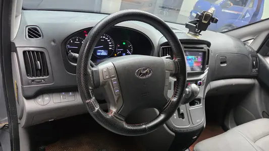 Hyundai Grand Starex 3 2017 13