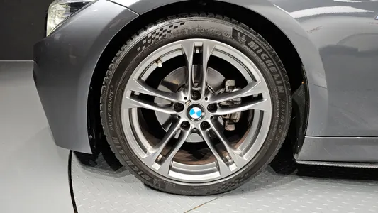 BMW 3 Series (F30) 330i M 2018 5