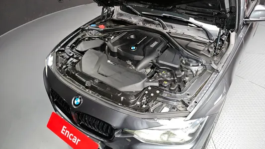 BMW 3 Series (F30) 330i M 2018 6