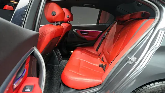 BMW 3 Series (F30) 330i M 2018 12