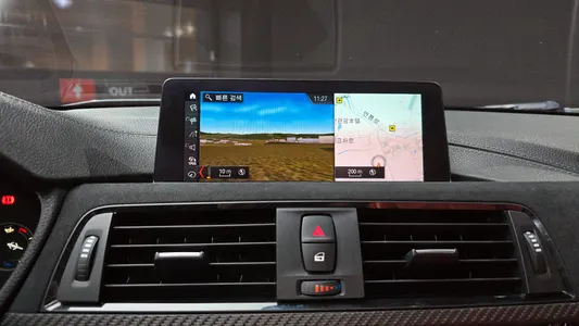 BMW 3 Series (F30) 330i M 2018 15