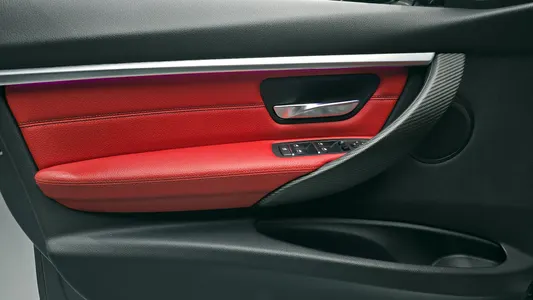BMW 3 Series (F30) 330i M 2018 24