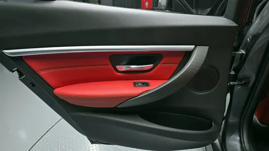 BMW 3 Series (F30) 330i M 2018 25