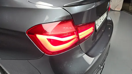 BMW 3 Series (F30) 330i M 2018 23