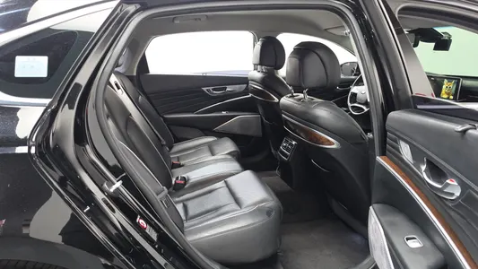 Kia K9 3.8 GDI AWD 2019 11