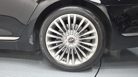 Kia K9 3.8 GDI AWD 2019 21