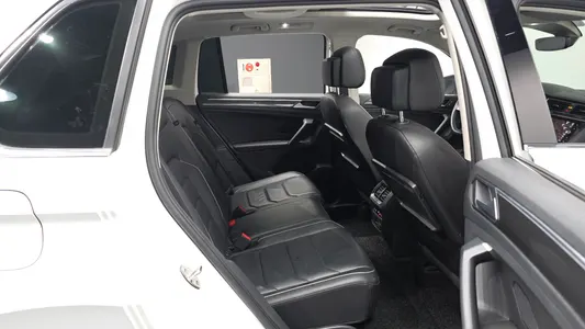 Volkswagen 2 2.0 TDI 2019 26