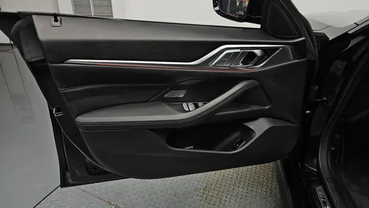BMW 4 Series (G22) 420i M 2025 24