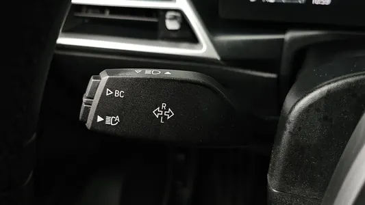 BMW 4 Series (G22) 420i M 2025 31