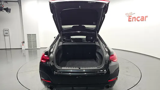 BMW 4 Series (G22) 420i M 2025 35