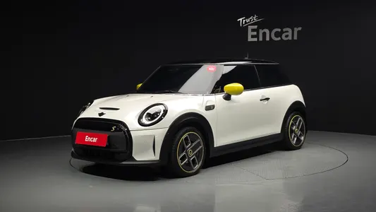 MINI SE 2023
