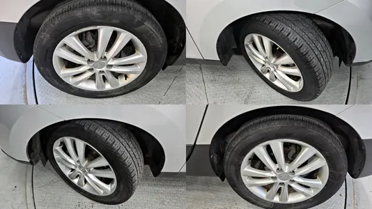 Hyundai ix 2WD LX20 2011 23