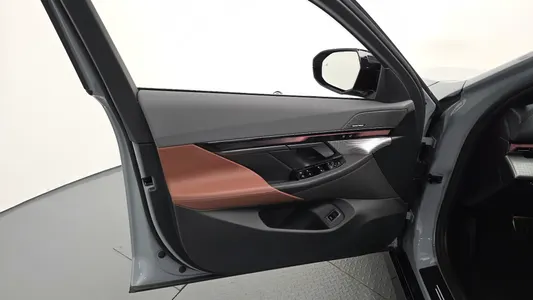 BMW 5 Series (G60) 530i xDrive M 2025 24