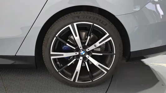 BMW 5 Series (G60) 530i xDrive M 2025 21