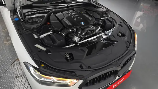 BMW 8 Series (G15) M850i xDrive 2025 5