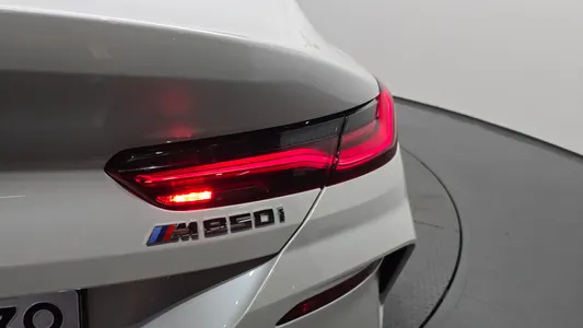 BMW 8 Series (G15) M850i xDrive 2025 23