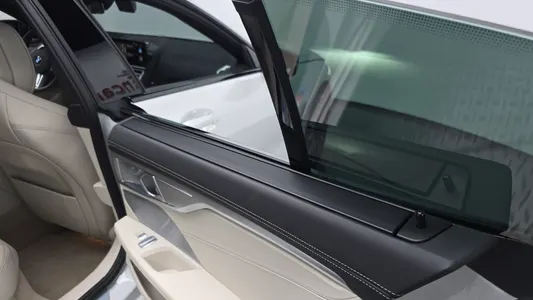 BMW 8 Series (G15) M850i xDrive 2025 29