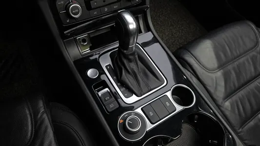 Volkswagen 투아렉 V6 3.0 TDI 2015 9