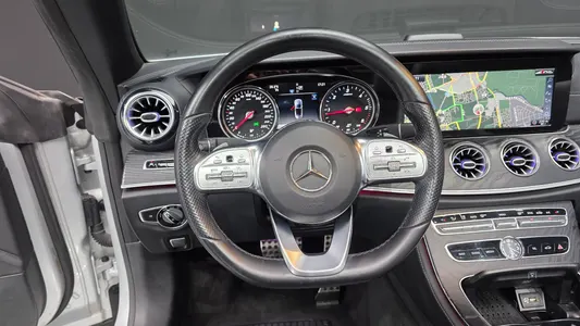 Mercedes-Benz E-Class W213 E220d 2019 13