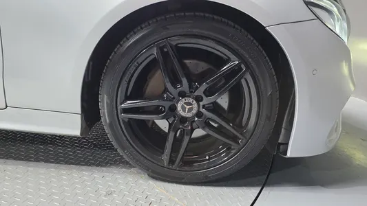 Mercedes-Benz E-Class W213 E220d 2019 21