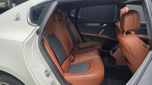 Maserati 콰트로포르테 S Q4 3.0 V6 2018 11