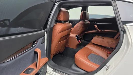 Maserati 콰트로포르테 S Q4 3.0 V6 2018 12