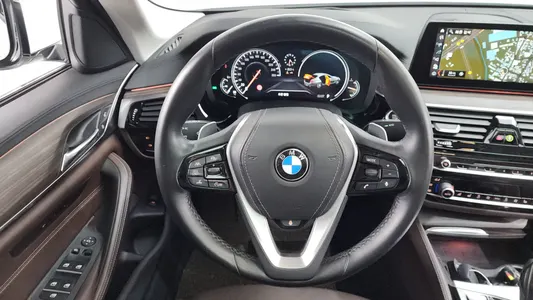BMW 5 Series (G30) 530i xDrive 2018 13