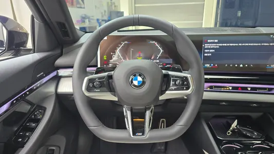BMW 5 Series (G60) 523d M 2025 13