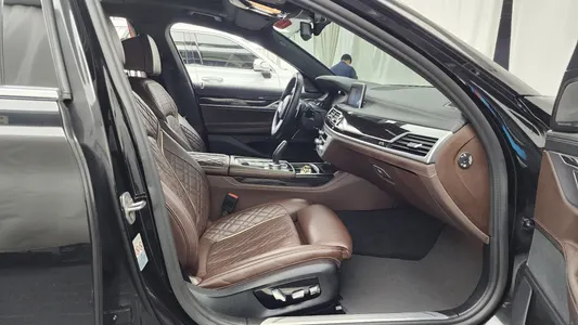 BMW 7 Series (G11) 745Le i M 2020 10