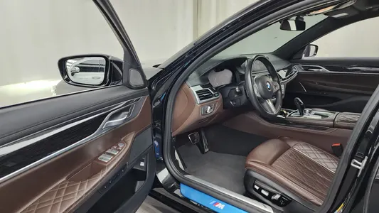 BMW 7 Series (G11) 745Le i M 2020 9