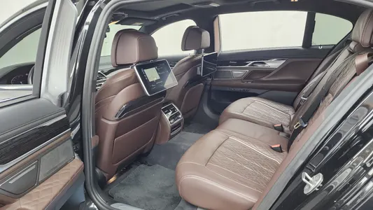 BMW 7 Series (G11) 745Le i M 2020 26
