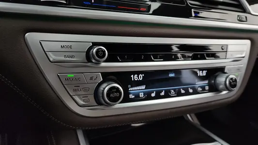 BMW 7 Series (G11) 745Le i M 2020 35