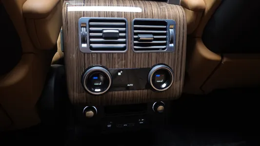 Land Rover 4 D350 Vogue SE 2021 17