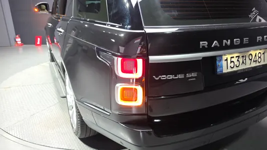 Land Rover 4 D350 Vogue SE 2021 23