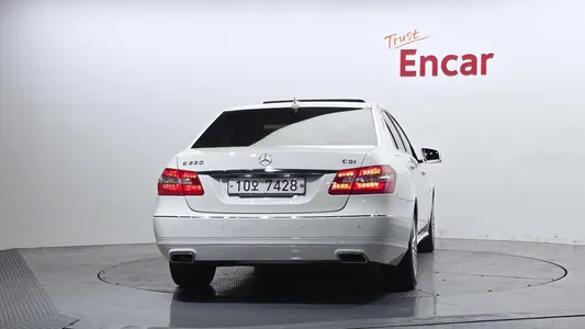 Mercedes-Benz E-Class W212 E220 CDI 2012 4
