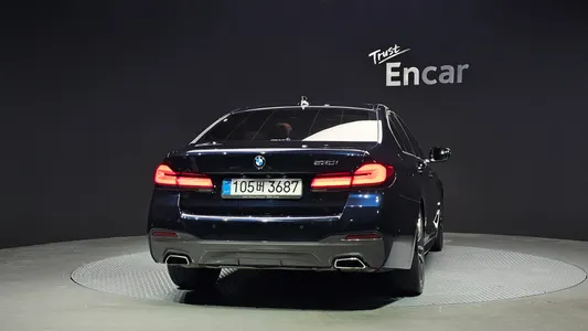 BMW 5 Series (G30) 520i M 2021 4