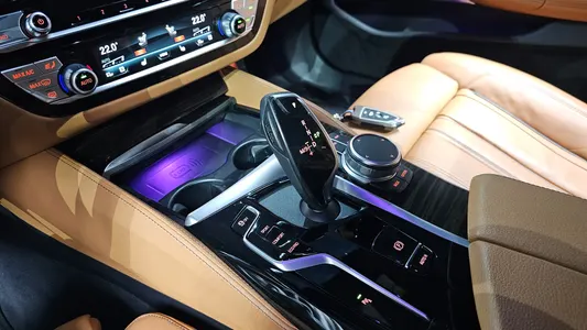 BMW 5 Series (G30) 520i M 2021 9