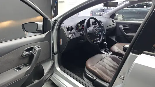 Volkswagen 폴로 1.6 TDI R-Line 2013 10