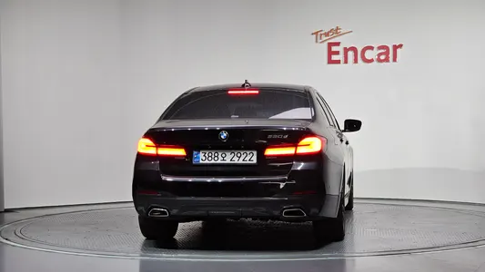 BMW 5 Series (G30) 520d M 2017 4