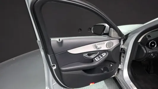Mercedes-Benz C-Class W205 C220 d 2018 24