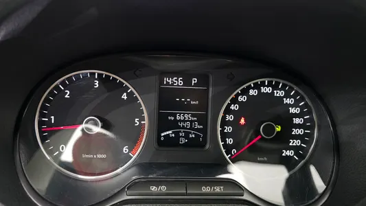 Volkswagen 폴로 1.6 TDI R-Line 2013 8