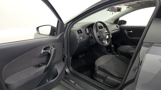 Volkswagen 폴로 1.6 TDI R-Line 2013 10