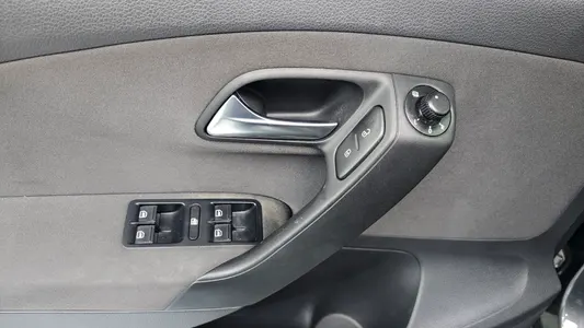 Volkswagen 폴로 1.6 TDI R-Line 2013 19