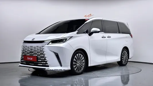 Lexus LM 2 500h 2025