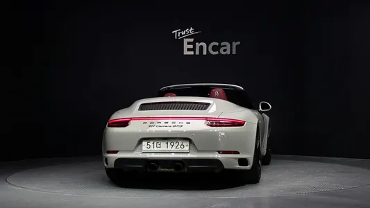 Porsche 911 GTS 2018 4